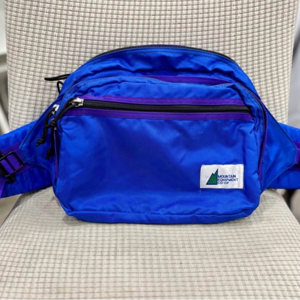 Vintage MEC tourist hiking fanny pack